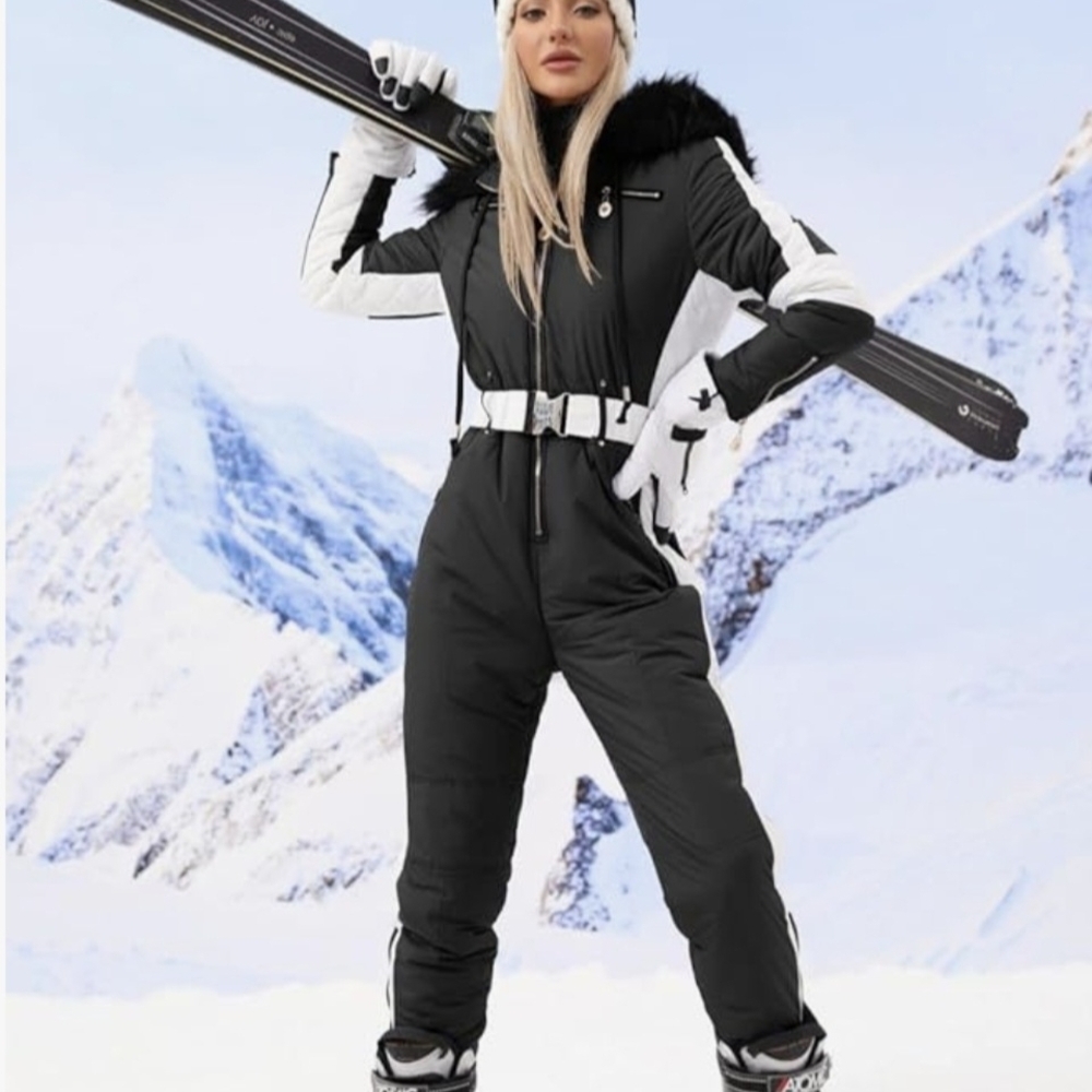 Stylish Black and White Ski Jacket with Fur Trim